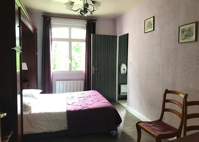 Logis Hôtel&Restaurant - Le Château Des Tourelles 3 étoiles